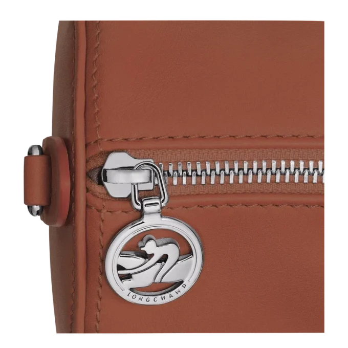 Cognac – Leather Daylong M Handbag