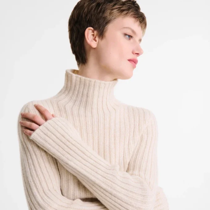 Ecru – Knit High neck sweater