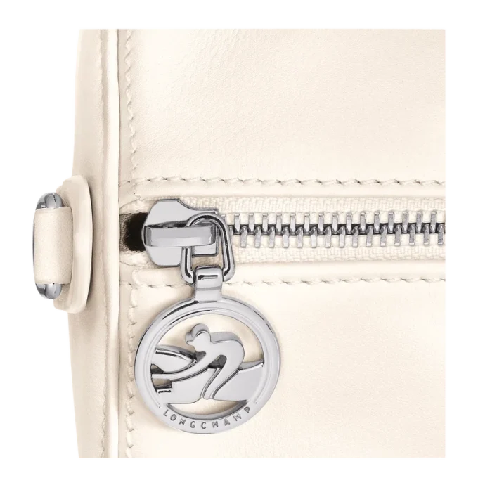 Ecru – Leather Daylong M Handbag