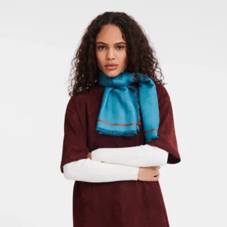 La Médaille Longchamp Shawl