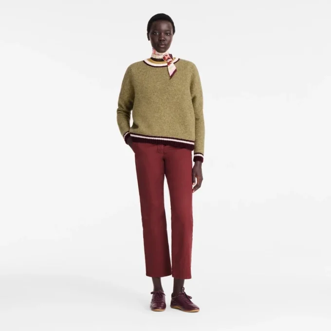 Round collar jumper