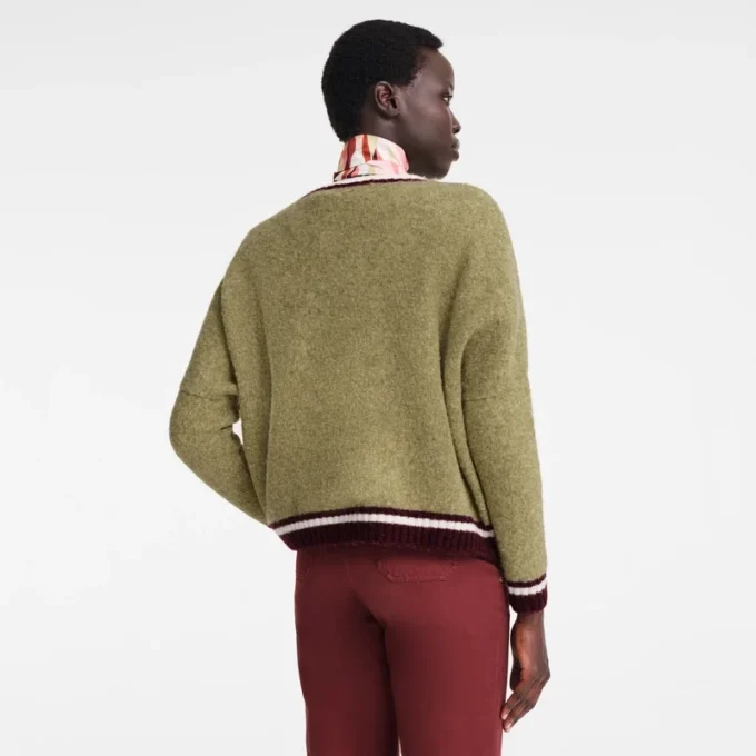 Round collar jumper